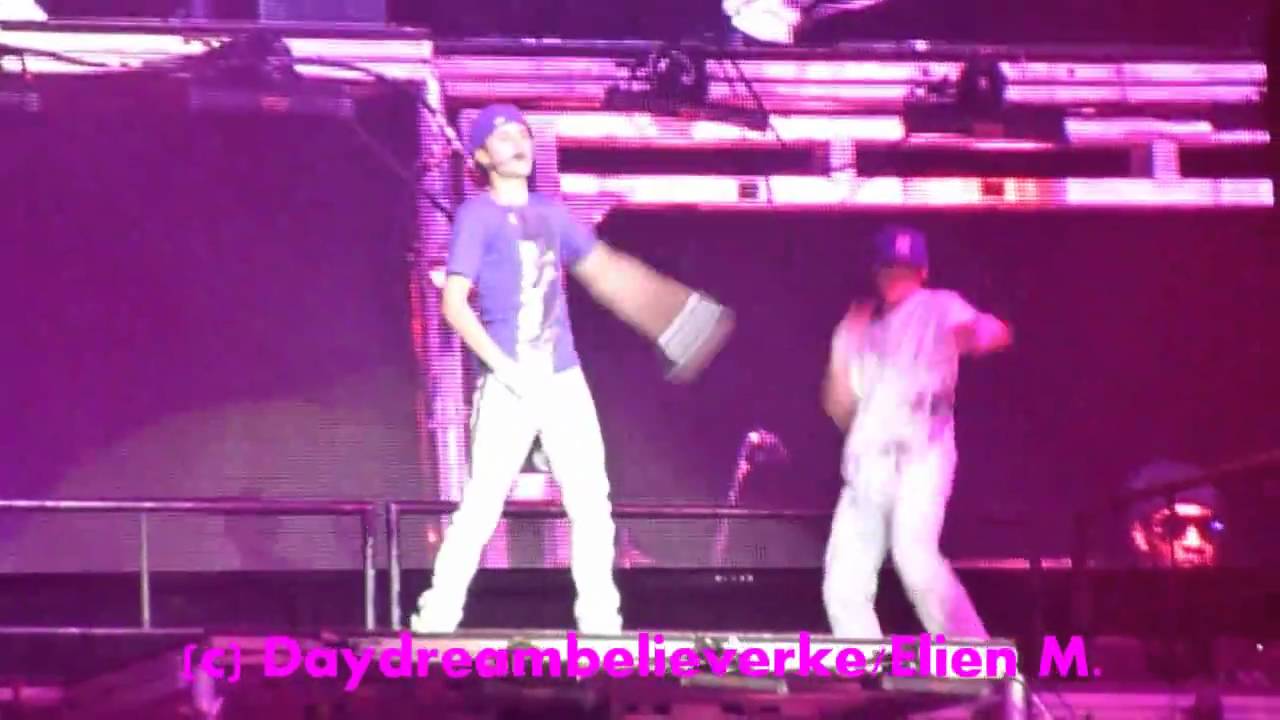 Justin Bieber - One Less Lonely Girl (Live)
