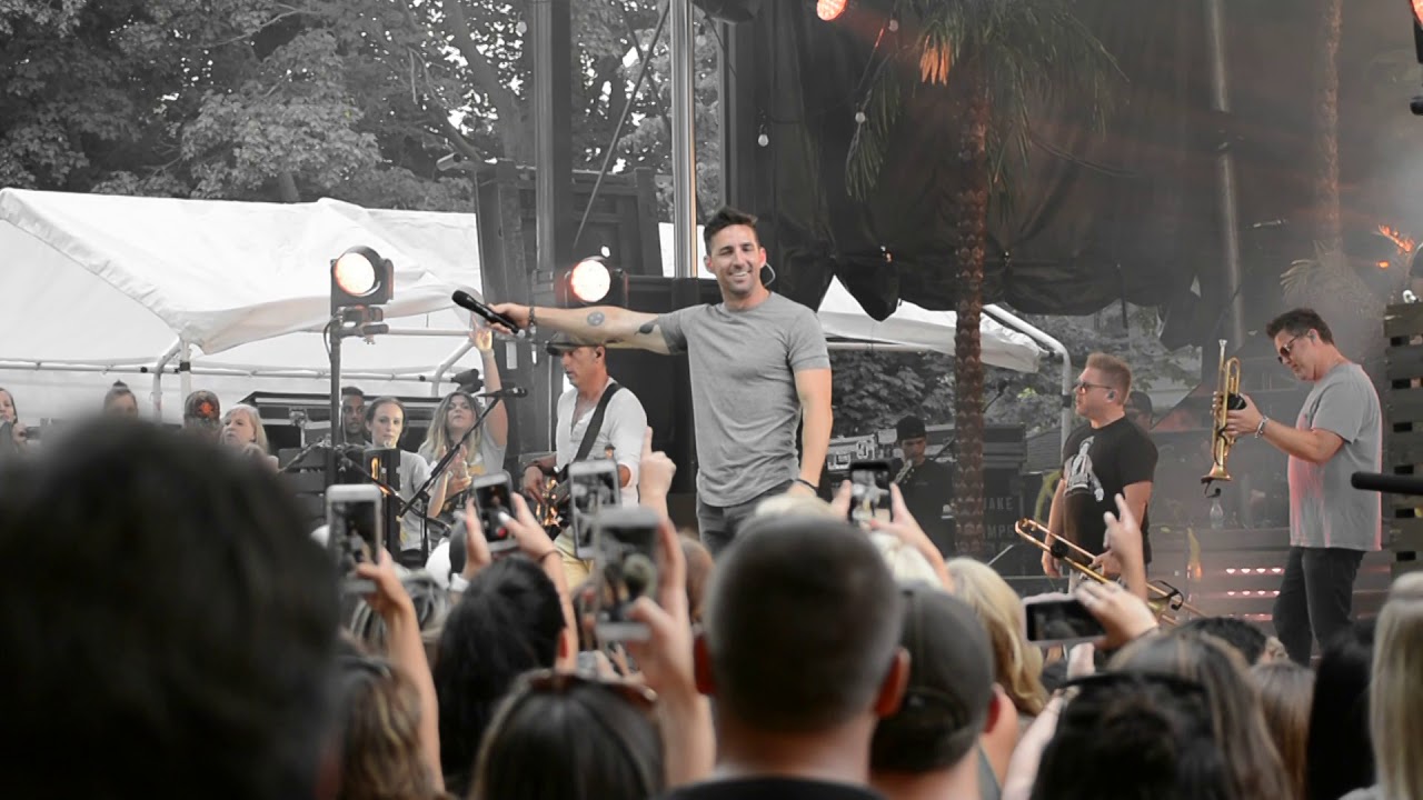 Jake Owen - Barefoot Blue Jean Night (Live @ DSU!)