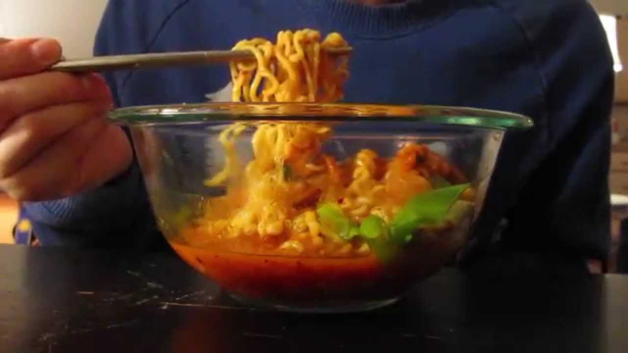 Korean-ASMR 한국어: Eating Sounds/Budae Jjigae (Army Base Stew) 부대찌개먹기