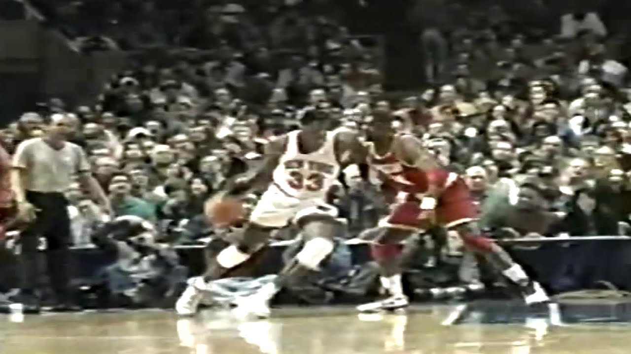 Patrick Ewing Battles Hakeem Olajuwon - Rockets @ Knicks Feb 1995 (NBA On NBC)