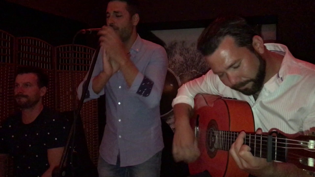 Los Piratas Flamencos cantando en Gallery Marbella, 28/10/2016