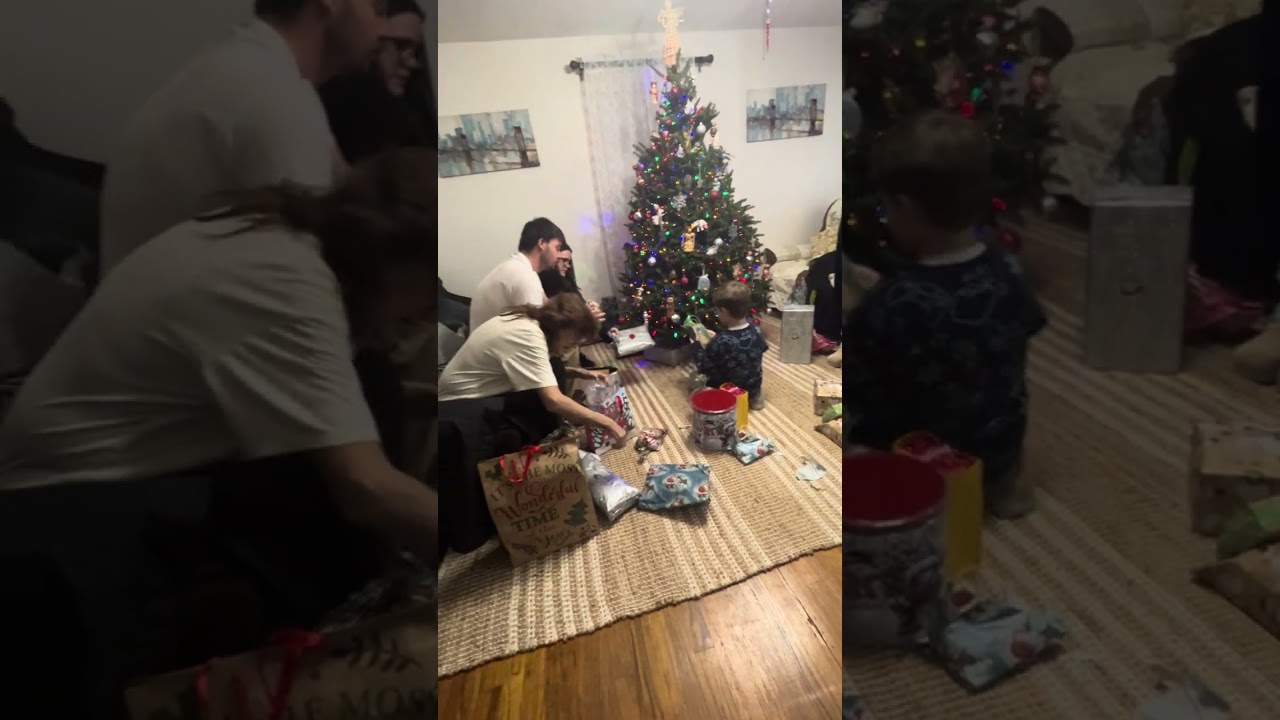Opening gifts #my second Christmas in 🇺🇸 