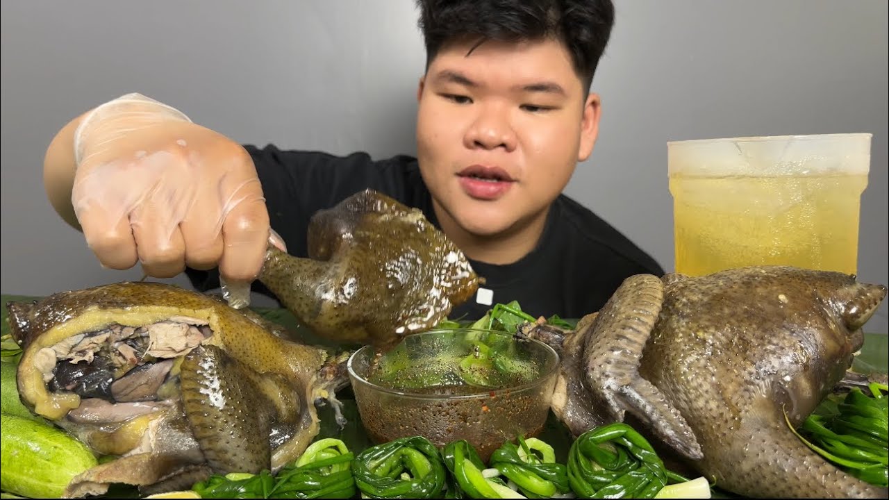 Gà Đen Luộc Chấm Muối Tiêu Chanh Dai Ngon Hết Sẩy | Dương Doubar