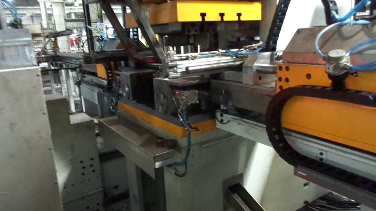 Hot forging press with transfer system