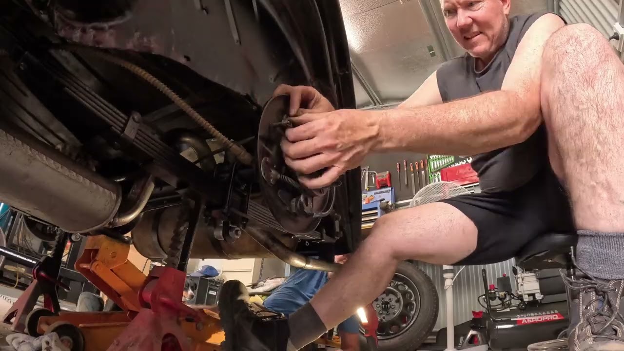Dad lends a hand on the Morris