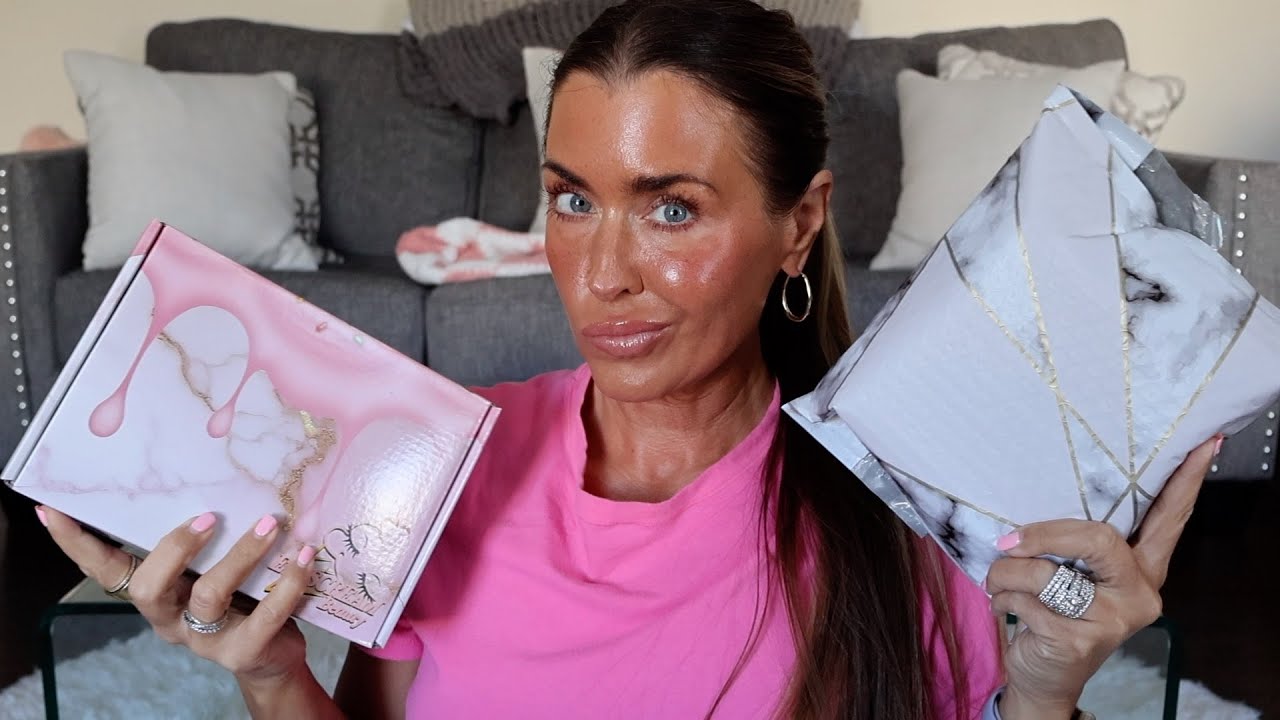 Eyescream Beauty Box vs Eyescream Beauty Bag Unboxing | Hotmess Momma md