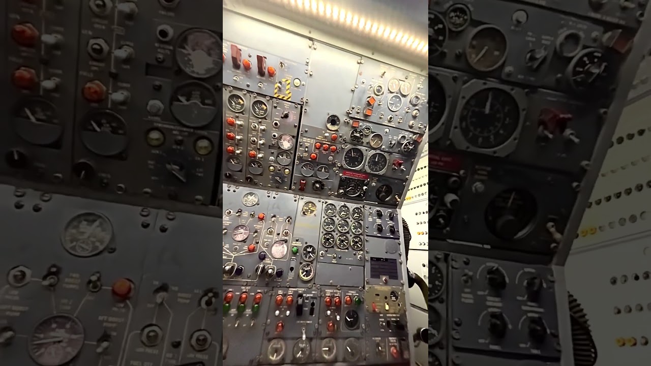Can I remember how to operate a Boeing 727 flight engineer panel? #aviation #flightdeck #flight #727