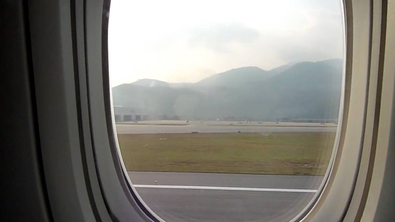 CX901 26DEC09 HKG/MNL takeoff