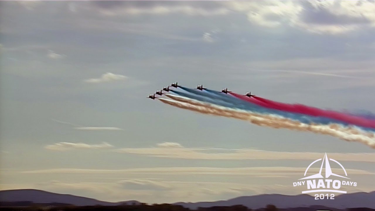 NATO Days 2012 - Red Arrows