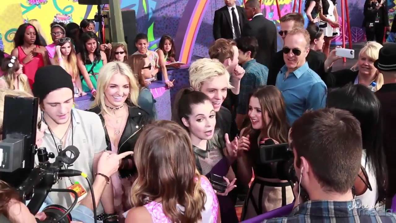 Auslly and Raura - Human