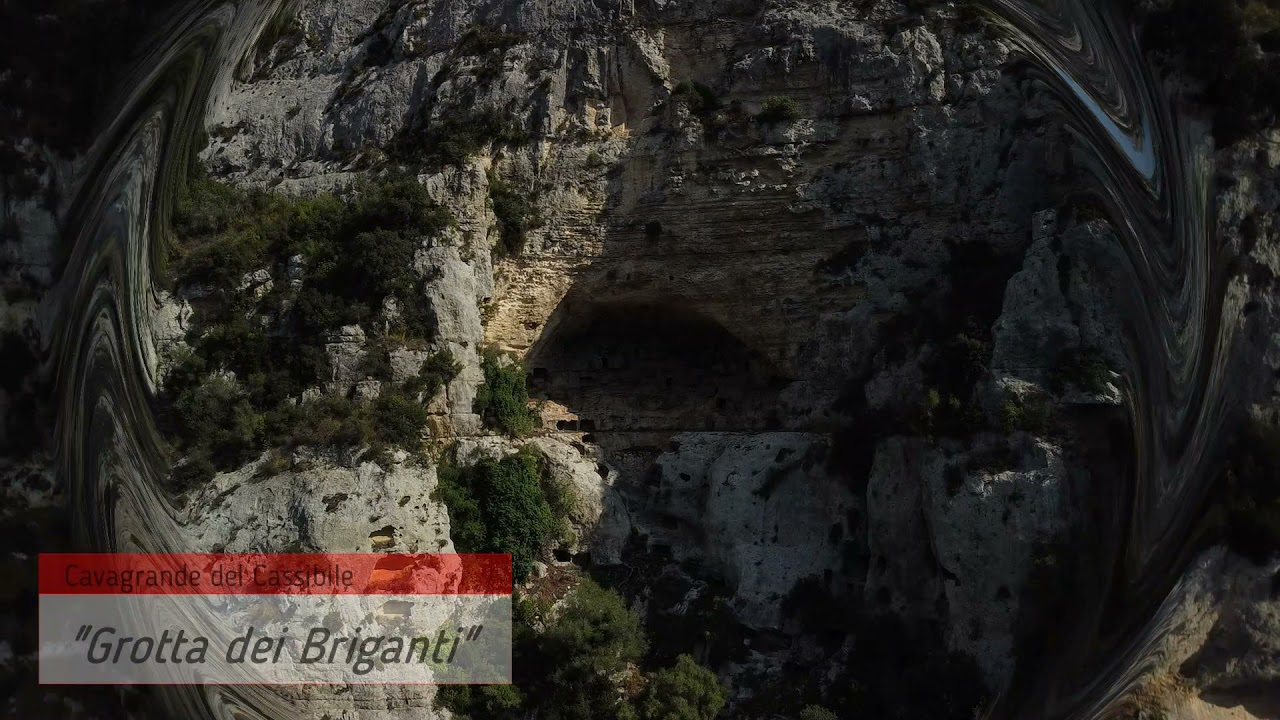 Cavagrande del Cassibile Grotta dei Briganti