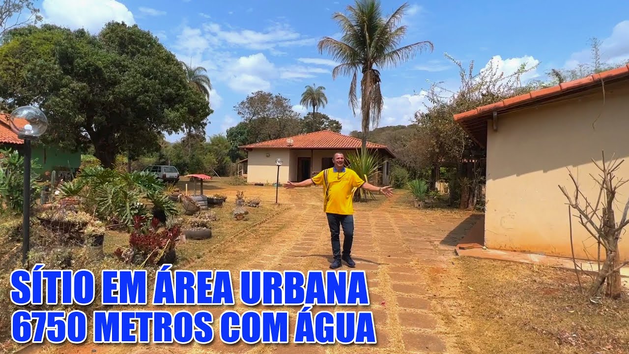 Sitio em área urbana muito bem localizado com agua nos fundos e galinheiro para produção de ovos