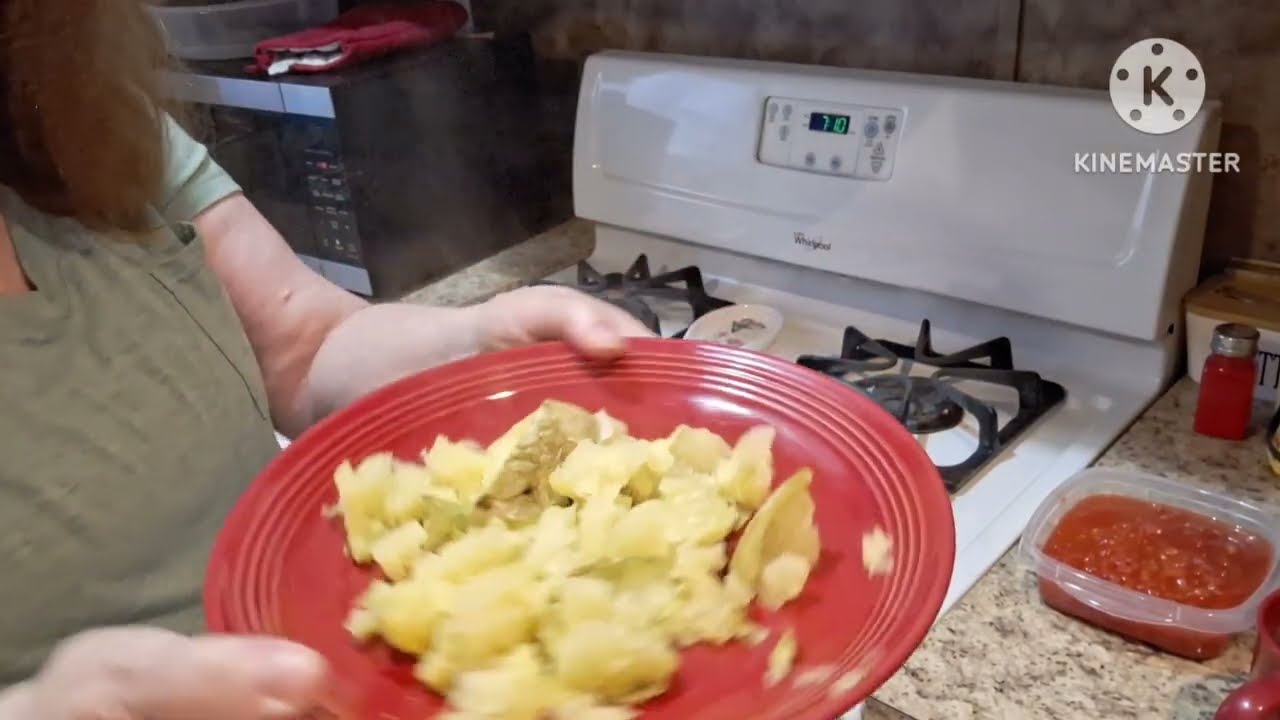 Let's make a delicious loaded potato breakfast scramble! 😋 