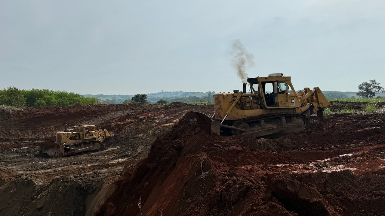 CAT D9H - Earthmoving