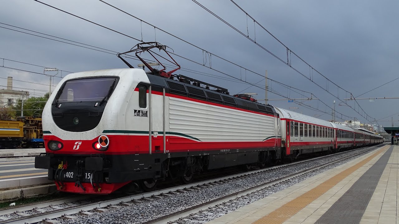 NUOVE E402B nella nuova Livrea & Composizioni 