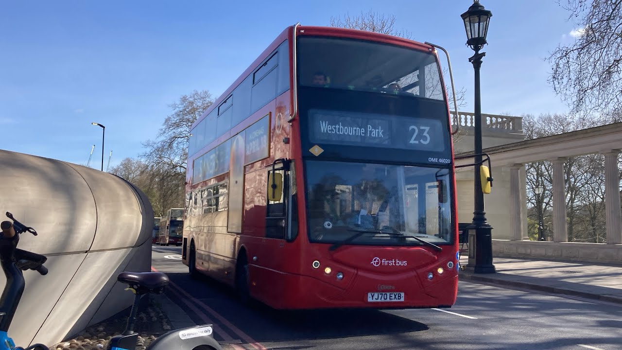Buses in Hyde Park Corner March 2025
