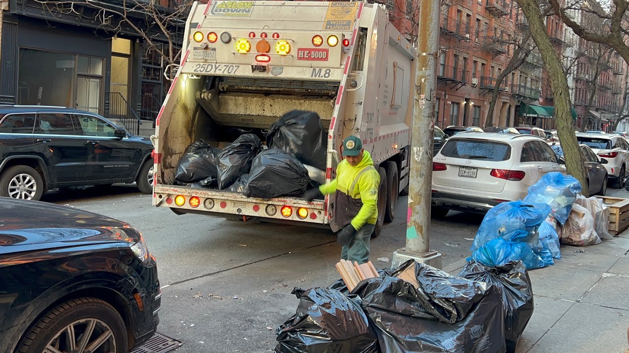 DSNY Garbage Truck VS Post Xmas Trash