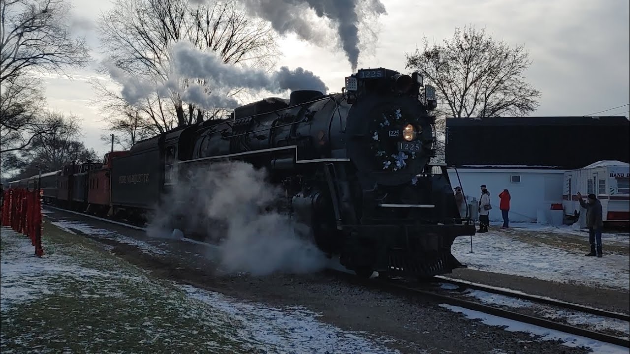 Chasing The North Pole Express! (12-20-25)
