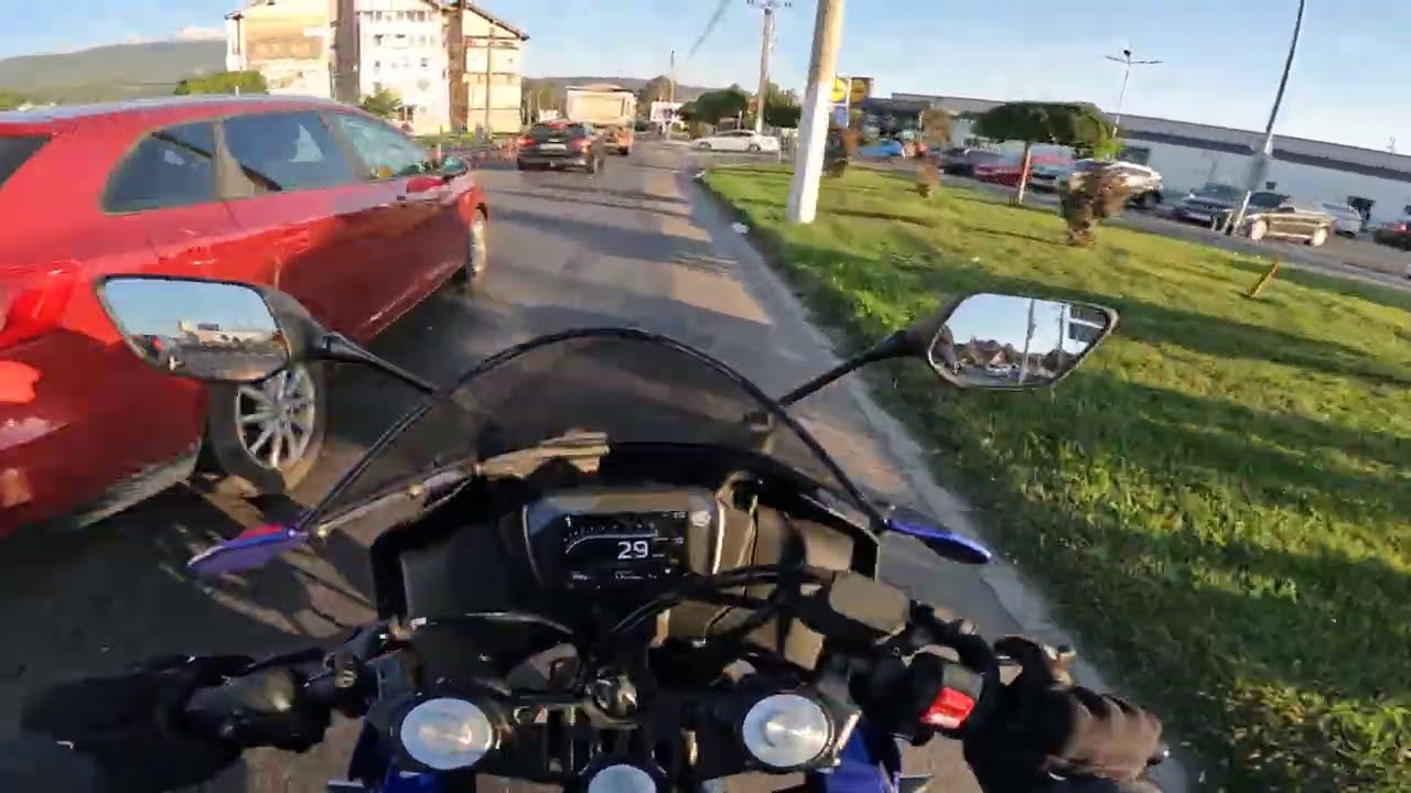 FAST ride to school | YAMAHA R125 2025