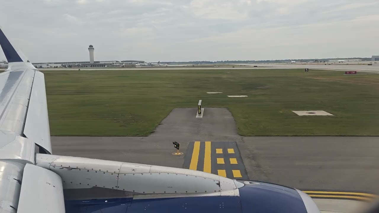 Delta Airlines Airbus A321 full taxi and takeoff from Detroit Metro Airport (DTW) Runway 21R