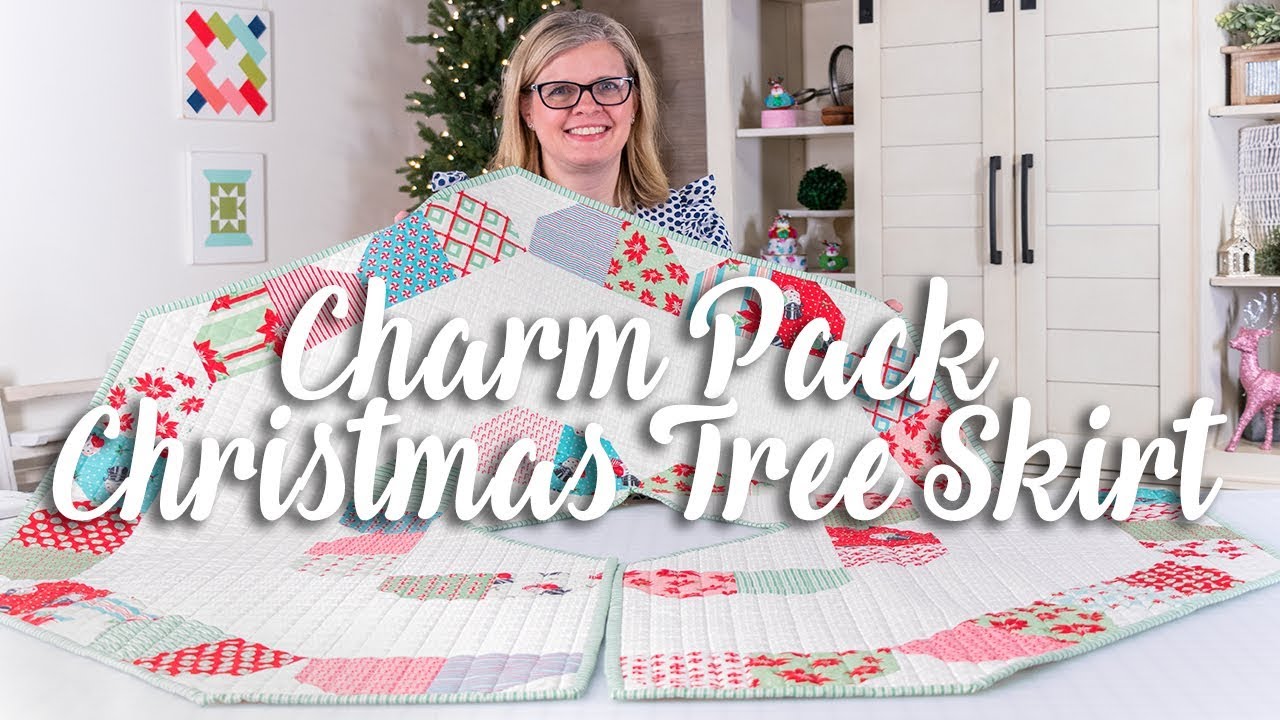 Cute, Quick, and Easy Charm Pack Christmas Tree Skirt Tutorial | Fat Quarter Shop