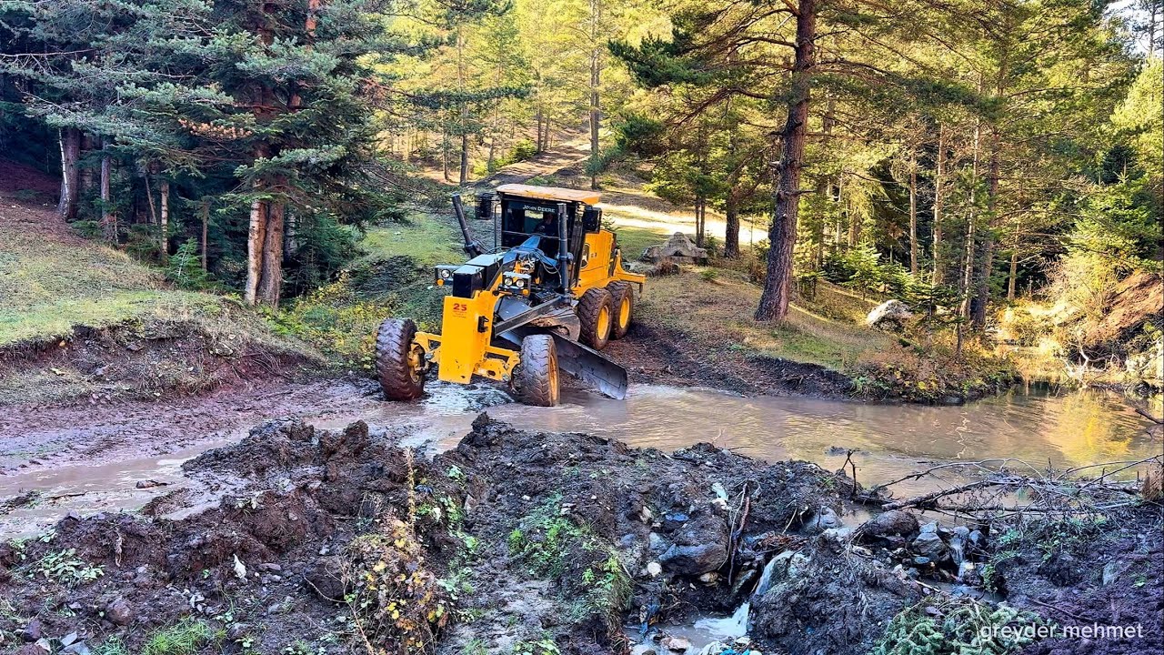 Как я осушил небольшую плотину с помощью грейдера Deere 670 #грейдер #автогрейдер #johndeere
