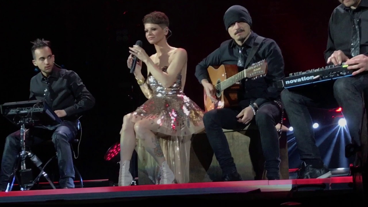 Medley Acustico Arena di Verona, Alessandra Amoroso, Vivere a Colori Arena