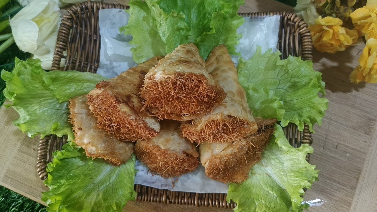 Ramzan Special Chicken Samosa Recipe | Unique and Delicious Chicken Samosa Recipe By Ammi Kai Pakwan