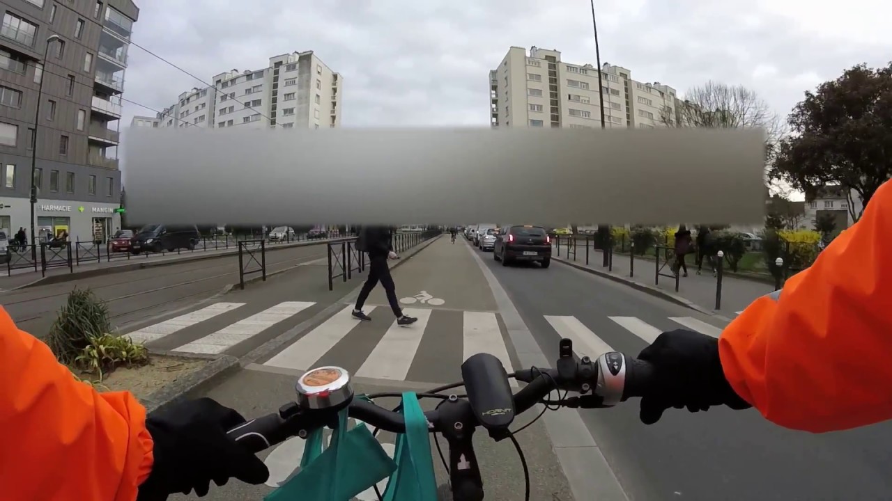 Cyclistes, attention aux piétons