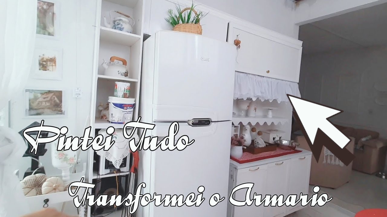 TRANSFORMEI O ARMARIO DA COZINHA   EM CRISTALEIRA