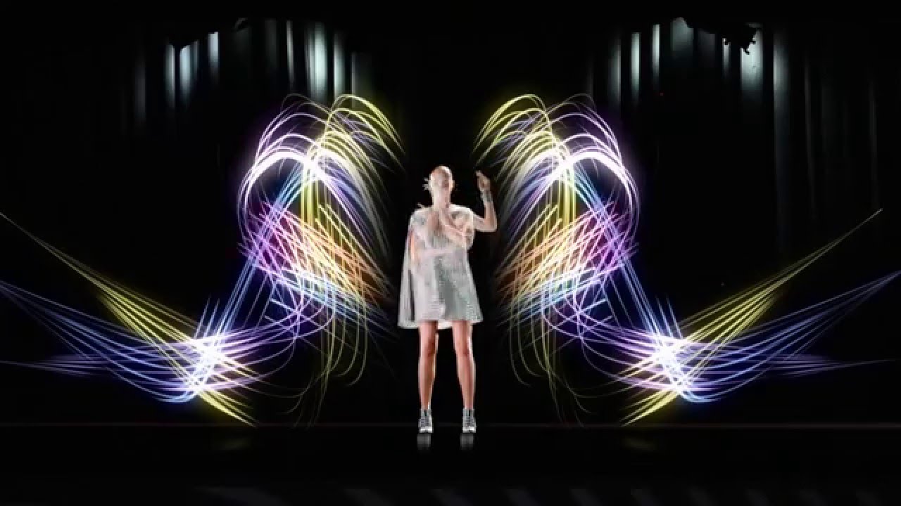 Arzu Kaprol & Mercan Dede / AW2016 / Vodafone Digital Summit /  hologram Fashion Show