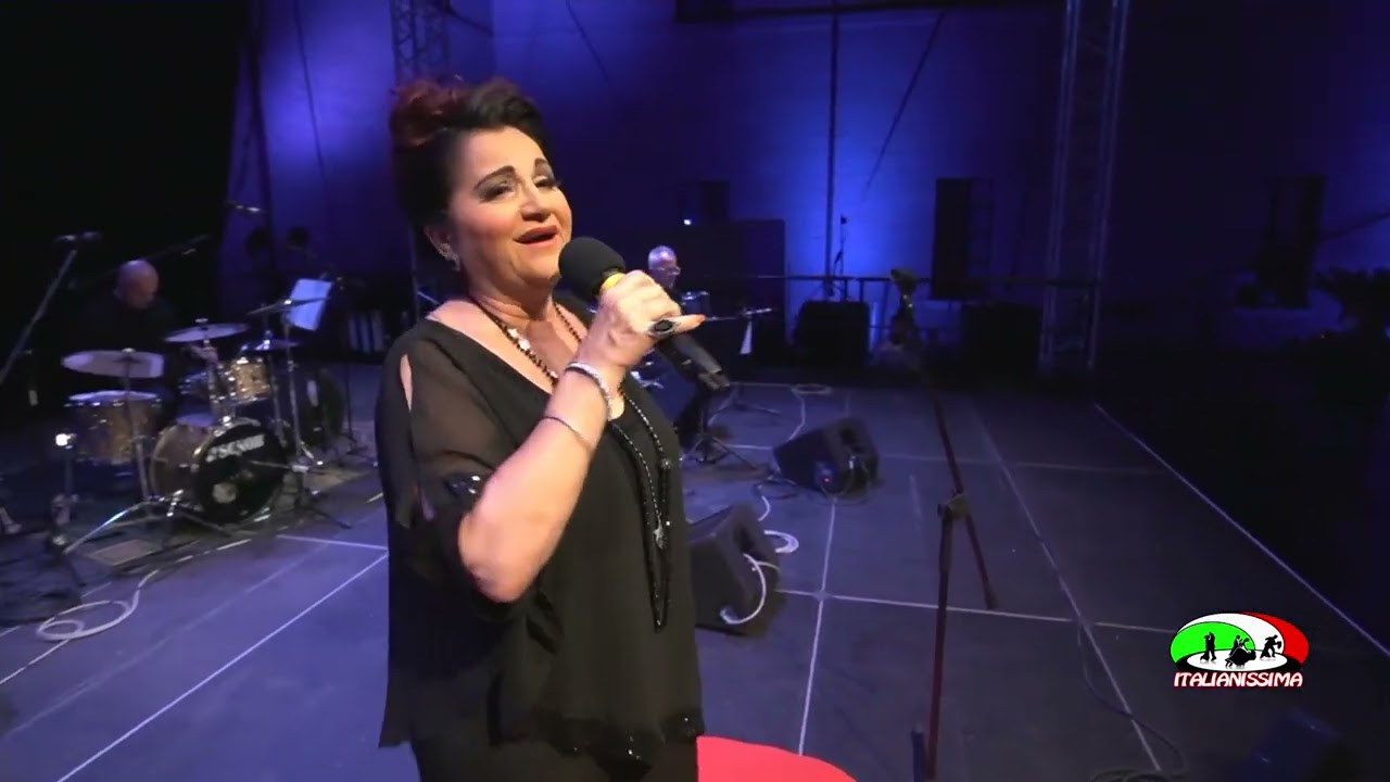 ROBERTA CAPPELLETTI TAVOLA GRANDE #italianissimatv #veryitaliantv