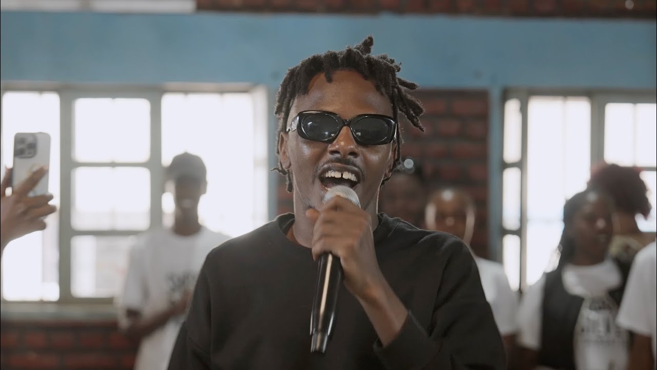 Juno Kizigenza performs 