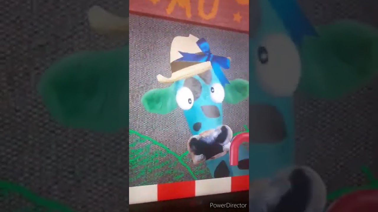 assistindo galinha pintadinha 4