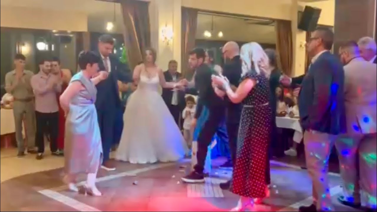 Νύφη μου Μαλαματένια στη Καρδίτσα χορεύει η μάνα της νυφούλας ! Γλυκερία Κωστούλα