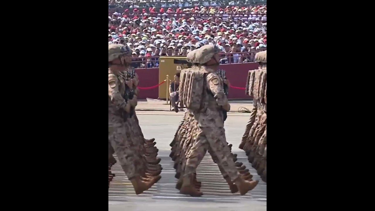 They walk like robots. So even and beautiful  #chinamilitary #militaryparade