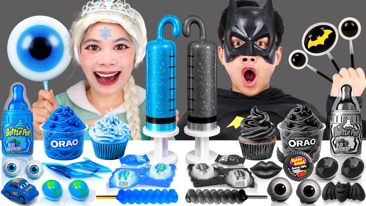 Tantangan Makanan Biru Vs Hitam | ASMR MUKBANG Elsa Frozen Vs Batman Yang Seru & Serba Warna