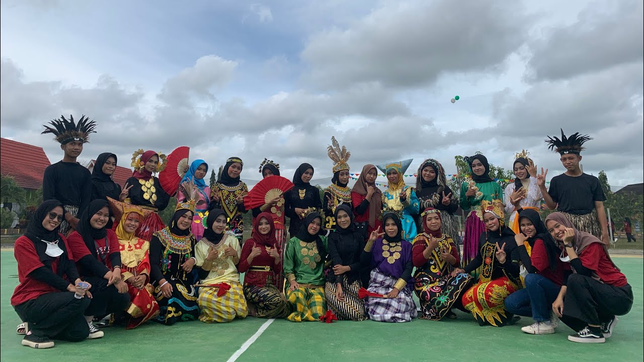 Tari Wonderland Indonesia SMADA MB