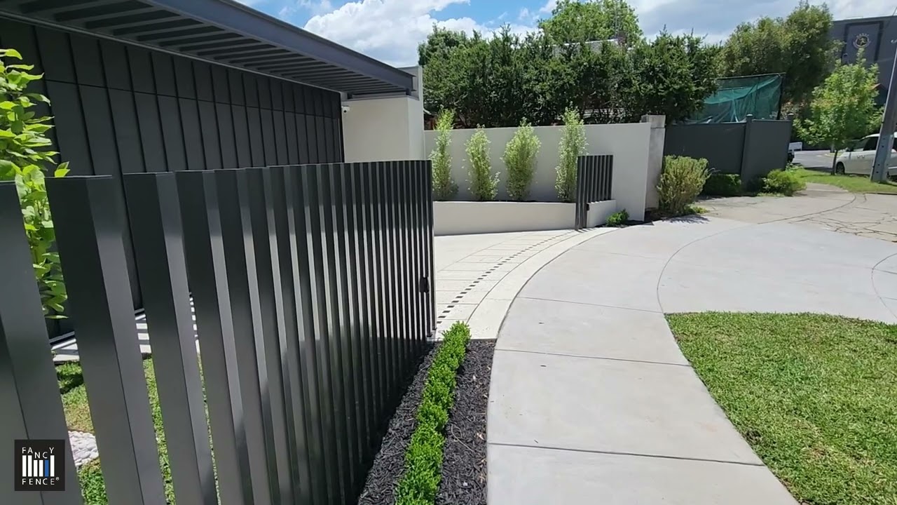 Das versenkbare Tor Fancy Fence jetzt auch in Kurve