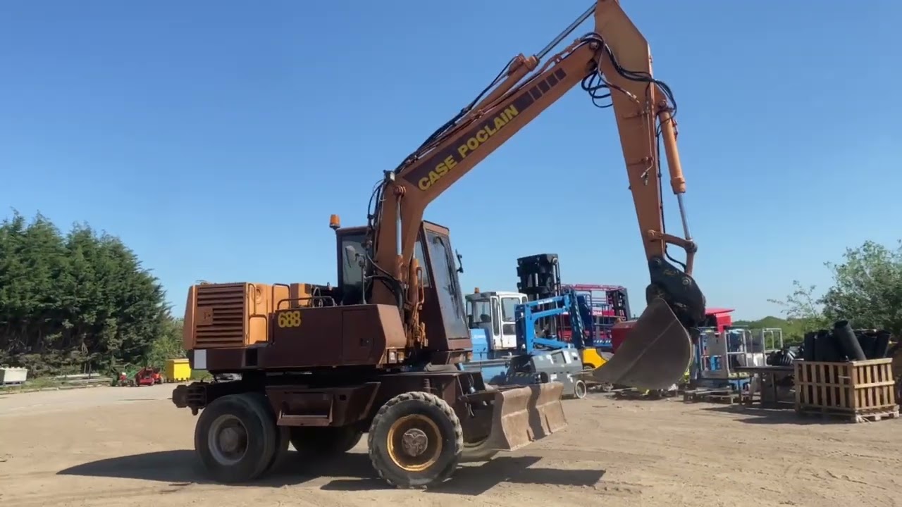 Case poclain 688 wheeled excavator