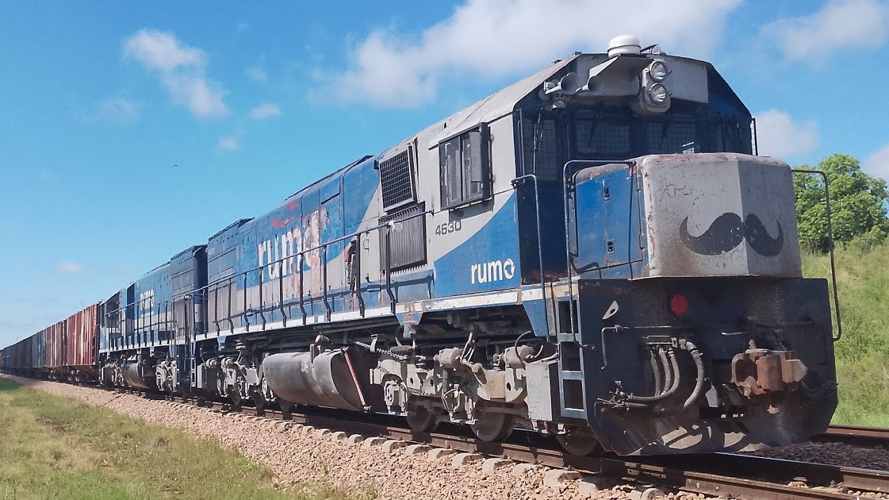 Arrancada muito bonita de duas locomotivas GT22-1, e a do bigode de líder no primeiro trem de 2026!