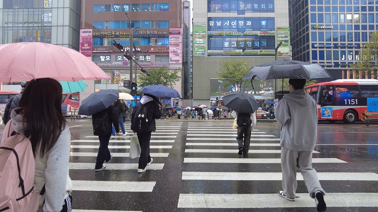 4K Rain Walk Seoul, City Ambience