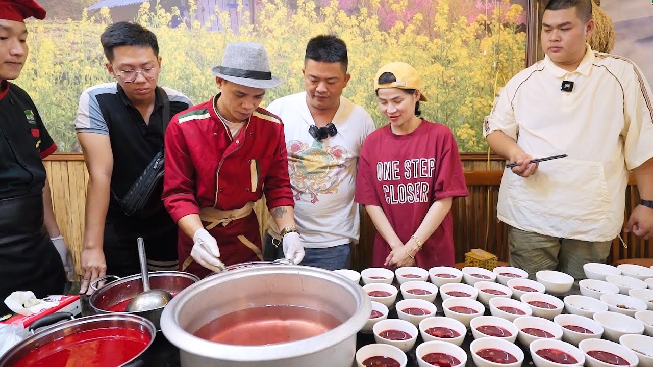 Cuộc Thi Ăn 300 Bát Tiết Canh Ngựa Cùng Thánh Ăn Nga Sumo Funny Hùng Tại Nhà Hàng A Hải SAPA TV