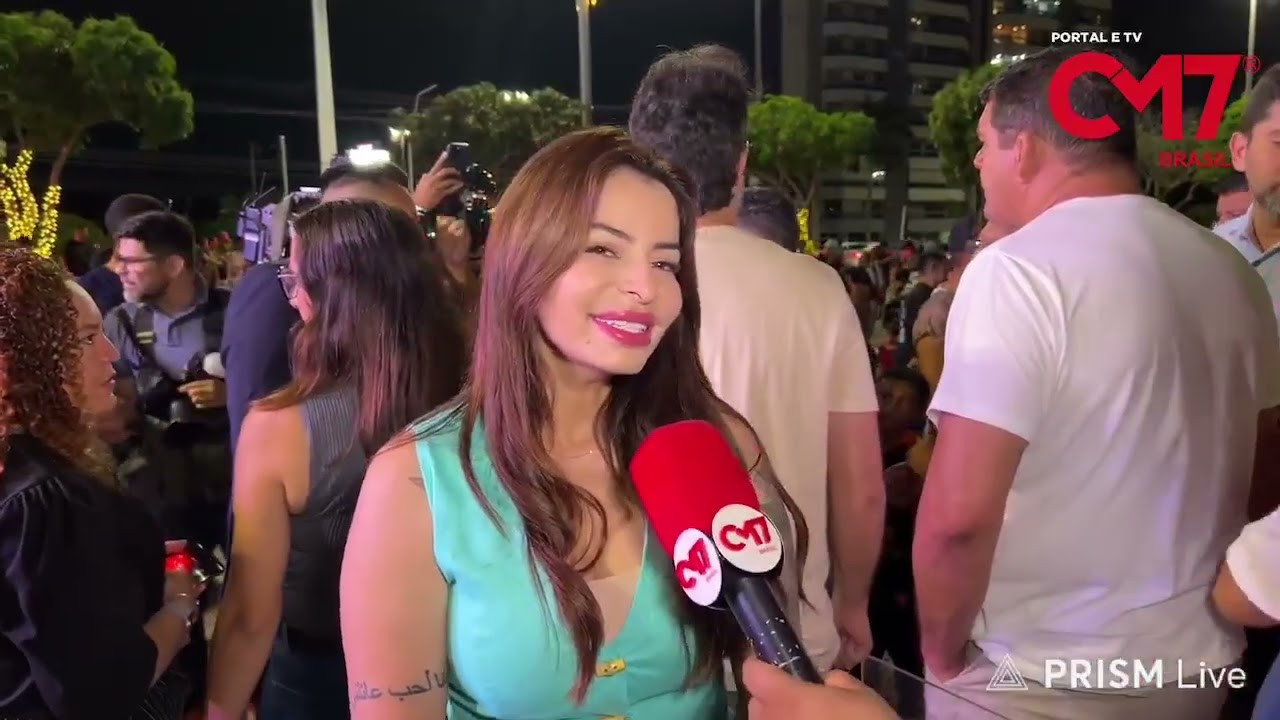Prefeito David Almeida entrega decoração natalina e pista de patinação no gelo