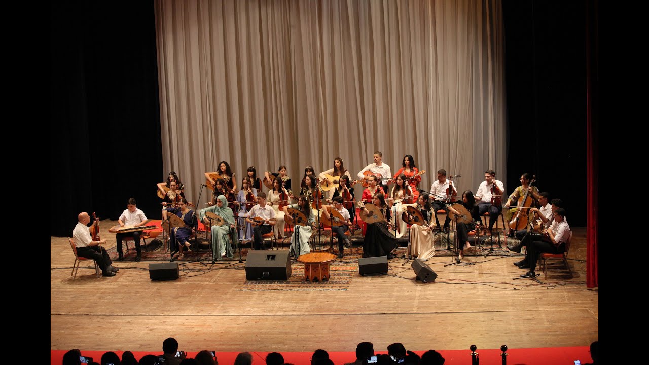 MENZEH ANADIL EL DJAZAIR DE CHERAGA EN CONCERT AU PALAIS DE LA CULTURE MOUFDI ZAKARIA 1ere PARTIE