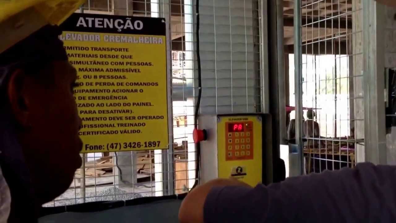 Checklist e operação do elevador cremalheira