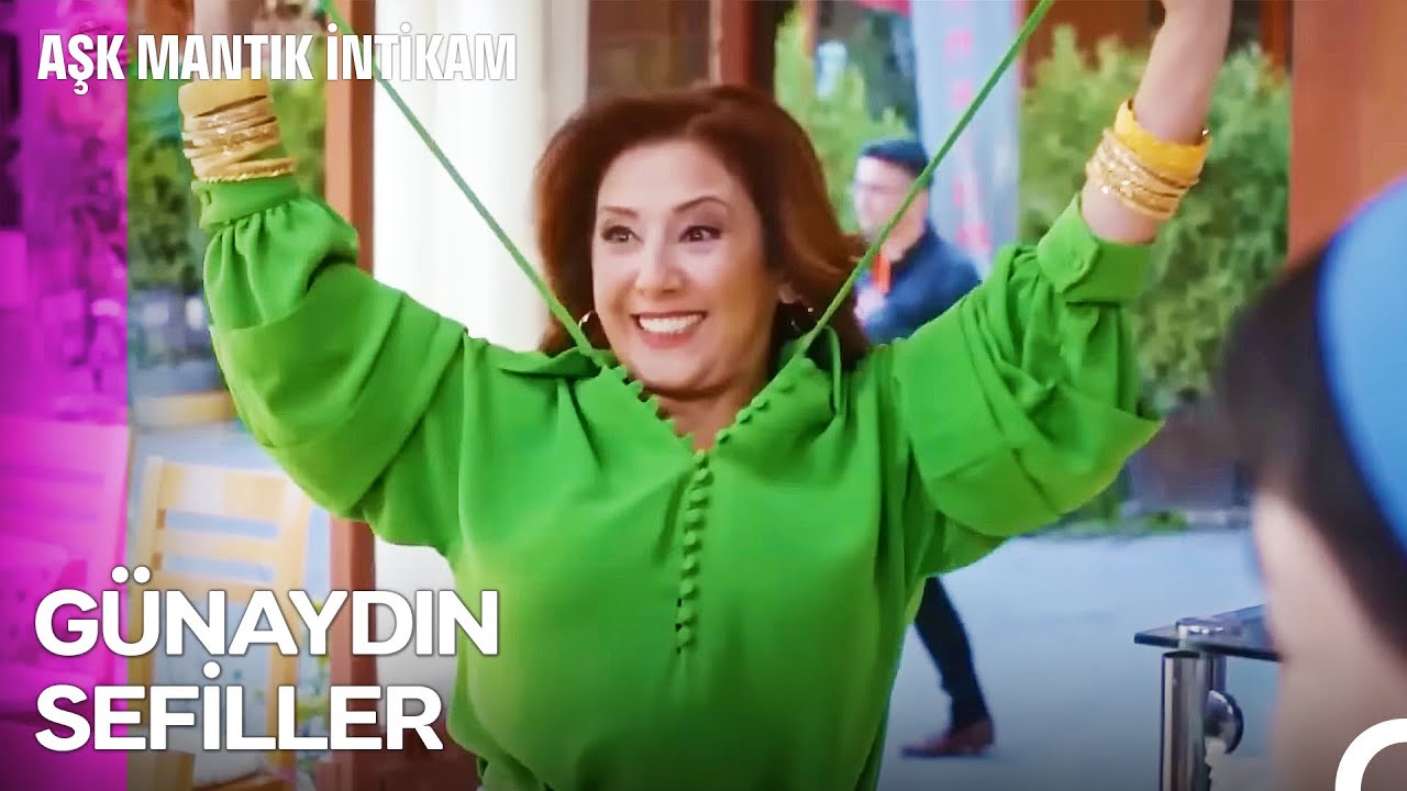 Zümrüt'ün Lokantaya Klasik Girişi😄- Aşk Mantık İntikam
