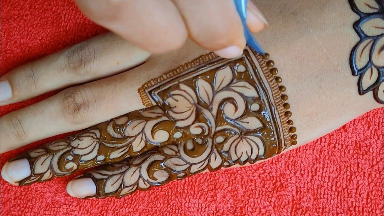 Beautifull Heavy Lotus Henna Design #short