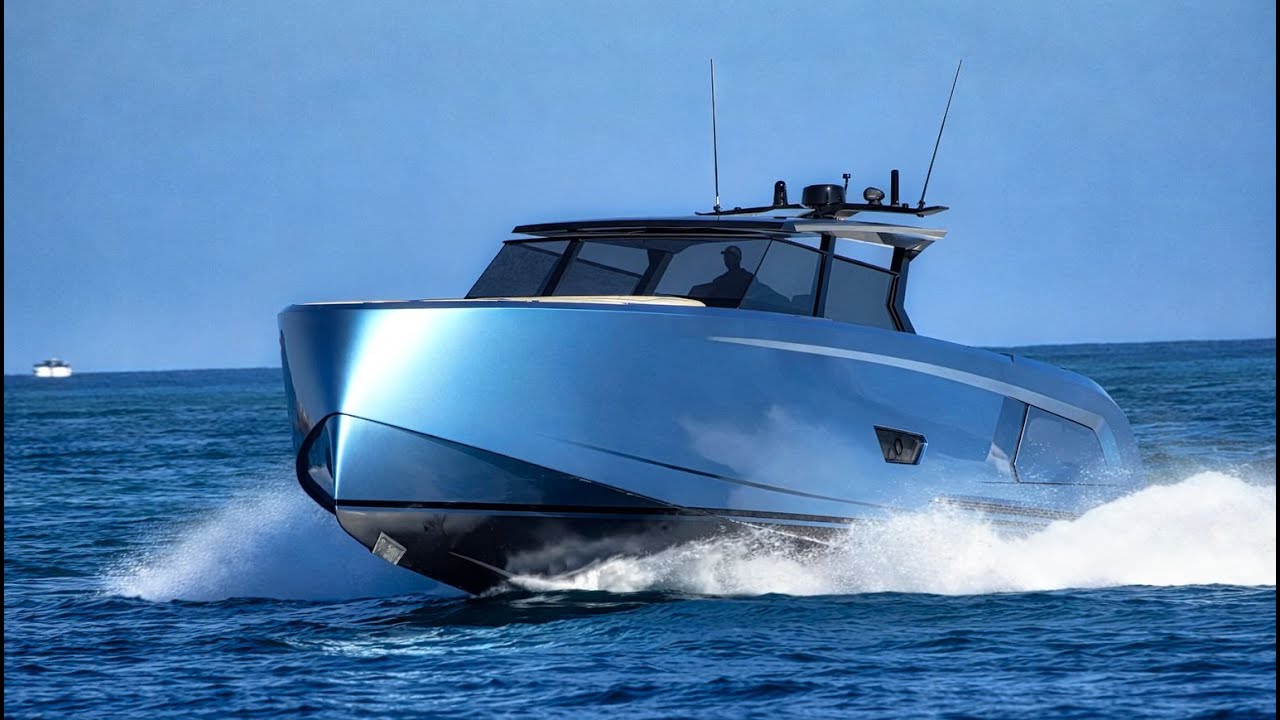 MIAMI ON THE WATER 🌊 Luxury Yachts, Party Boats & The Ultimate Boat Scene