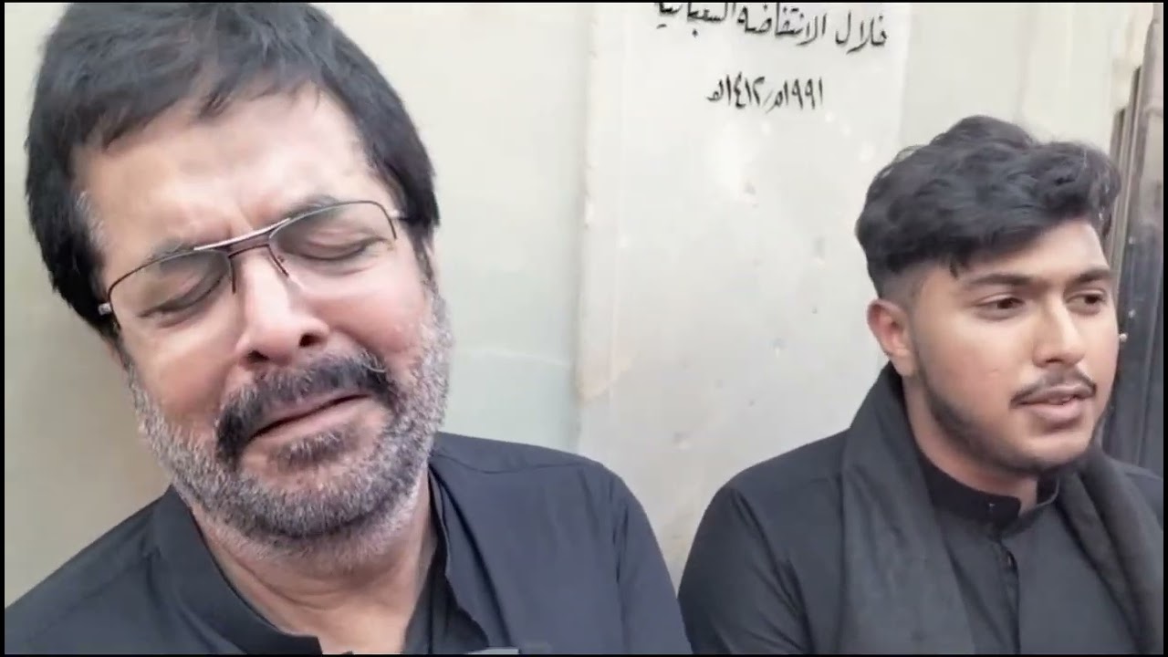 Ashoor day in Haram of Abaa Abdillah (as) , Shimr (L) kehta tha mat suno Mukhtar